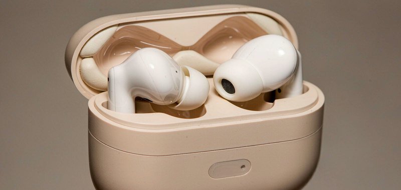 Wireless earbuds